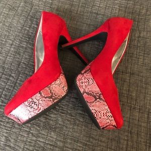 Red Pumps